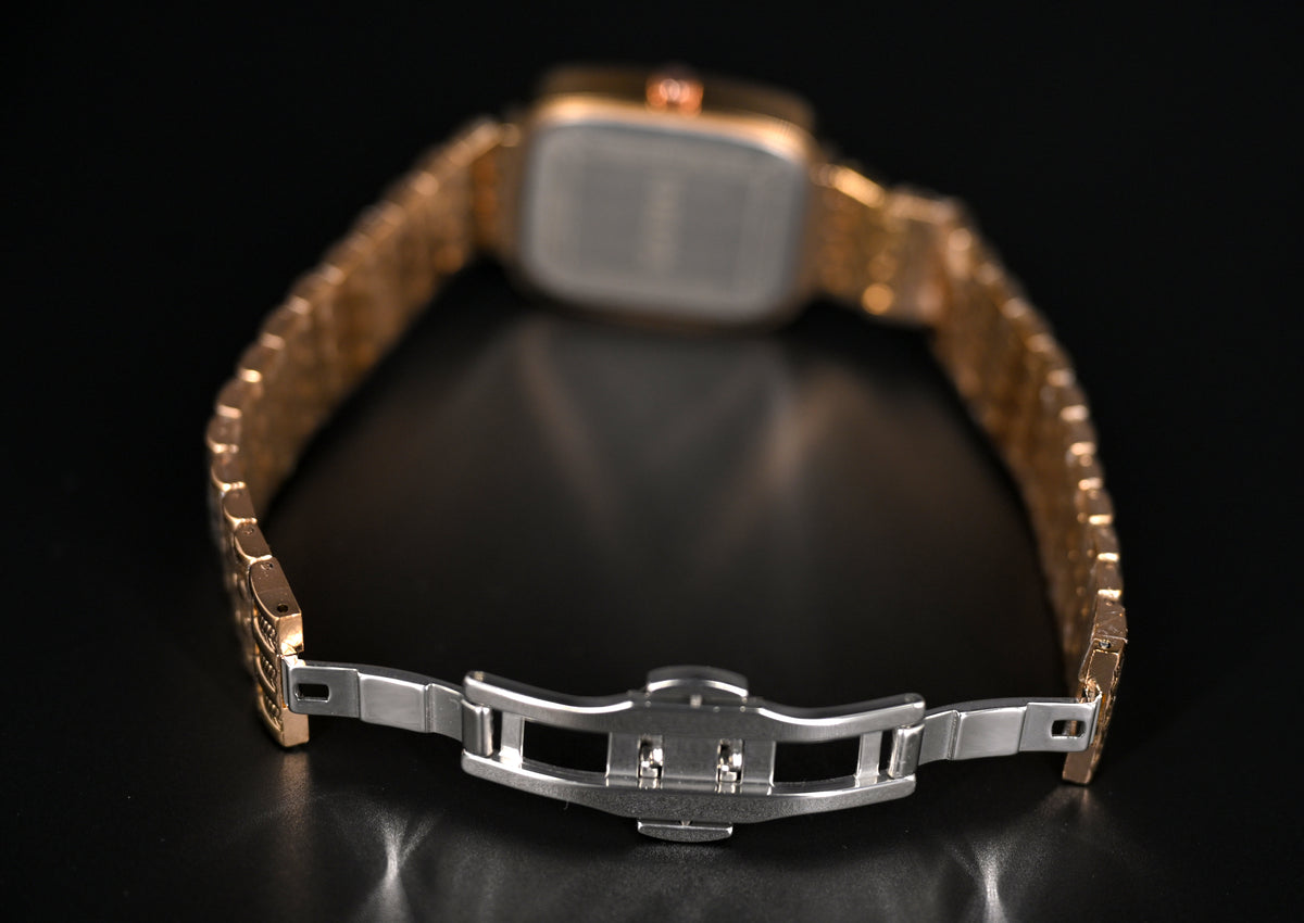 Vintage Look Golden Dial Rose Gold Chain Strap Women's Watch